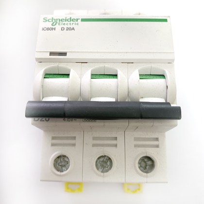 Schneider Electric iC60H A9F55320 D20A D20 20A 20 Amp 3 Pole Phase MCB Circuit Breaker Type D